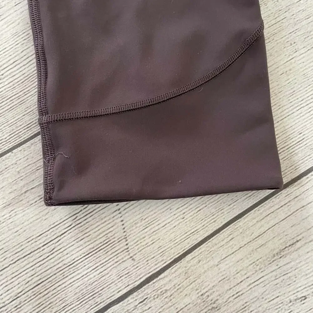 Lululemon In Movement Tight Leggings Crop 19” Women 8 Black Currant